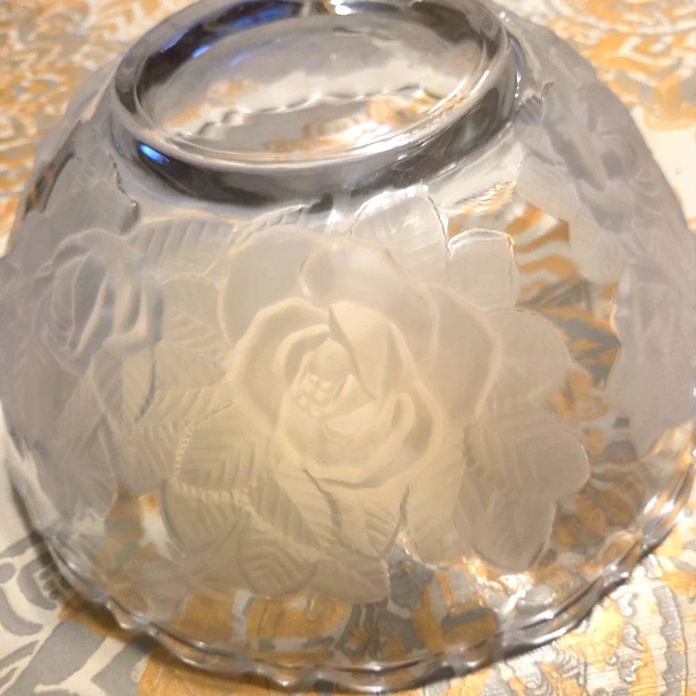 Winter Rose 12" Crystal Centerpiwce Bowl By Mikasa Studio Nova - Picture 3 of 4